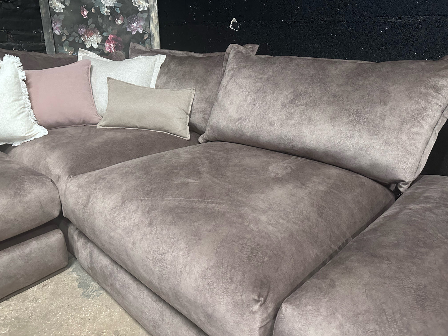 DFS Devine
Left Hand Facing Arm 4 Piece Open End Corner - NEW