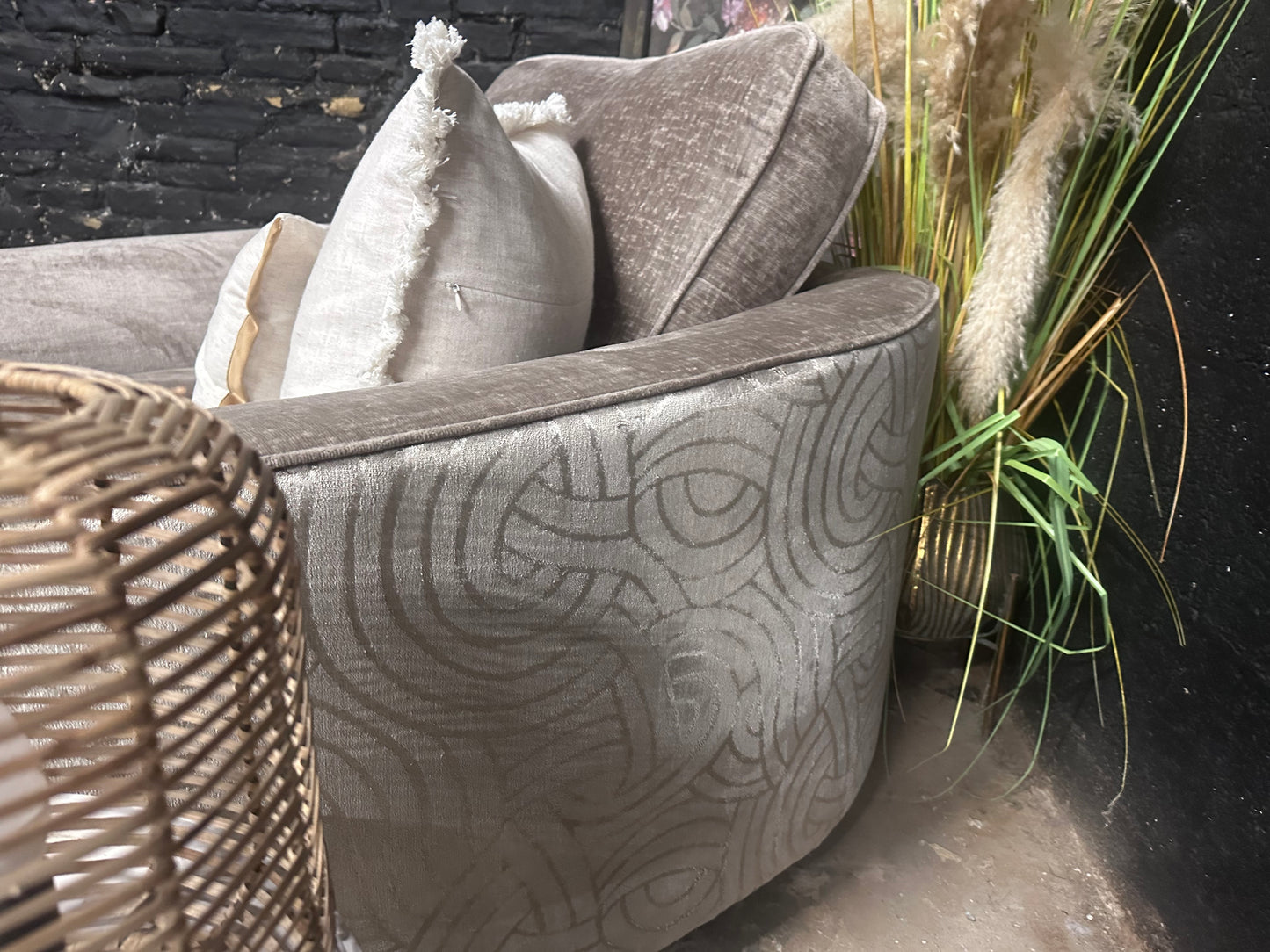 Sofology Love Seat in Champagne