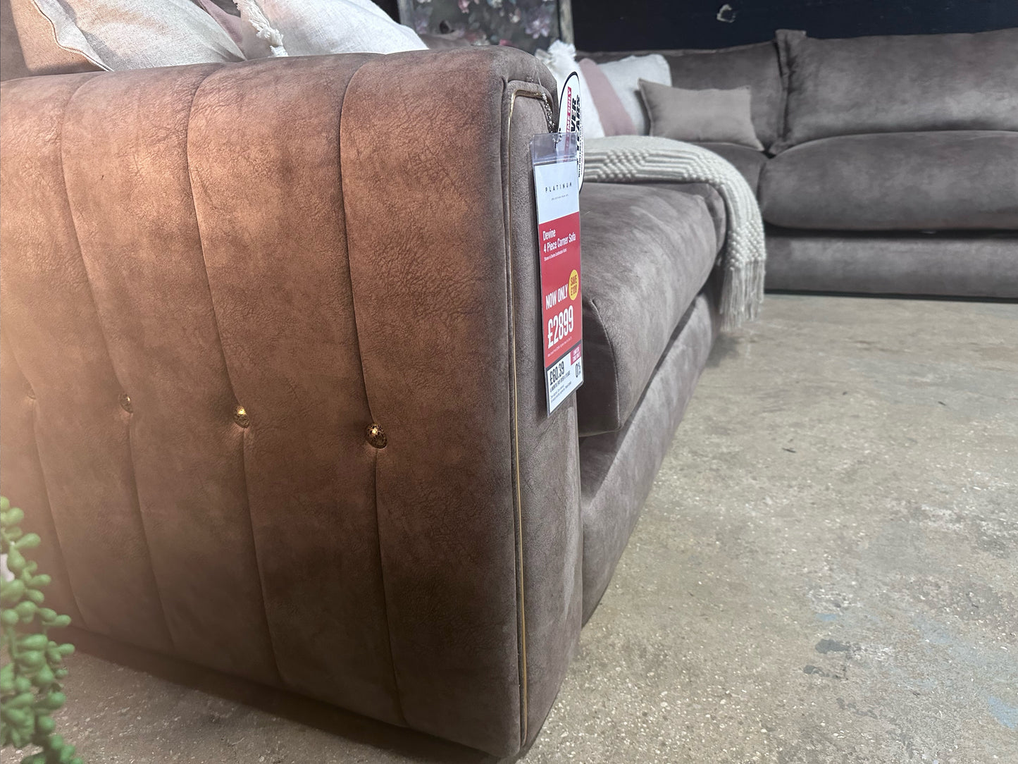 DFS Devine
Left Hand Facing Arm 4 Piece Open End Corner - NEW