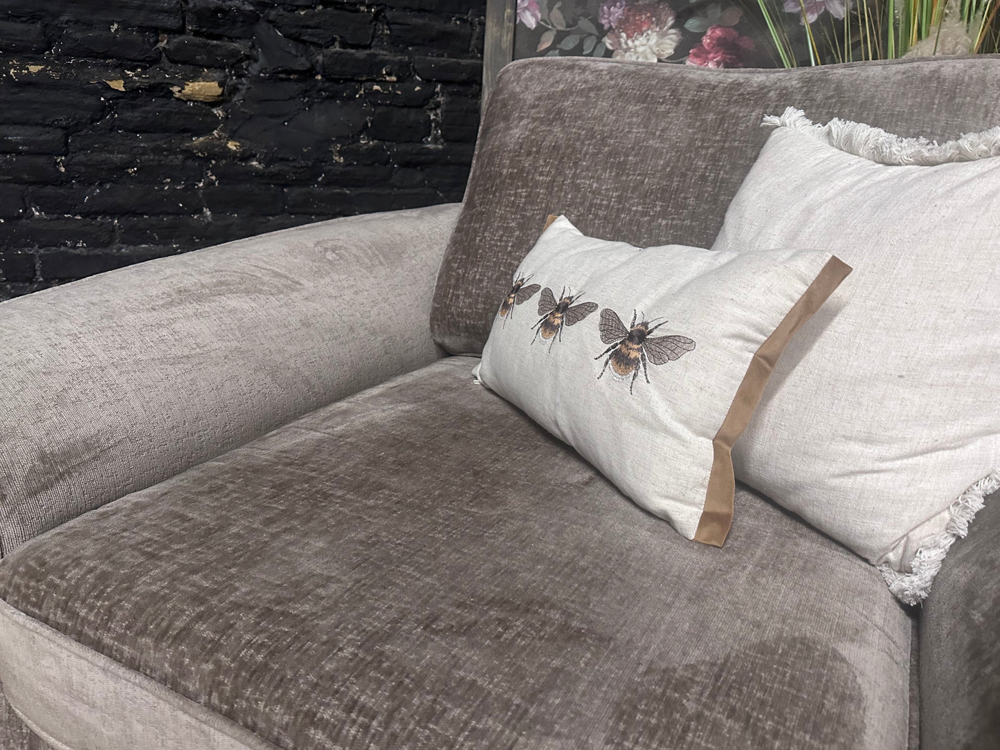 Sofology Love Seat in Champagne