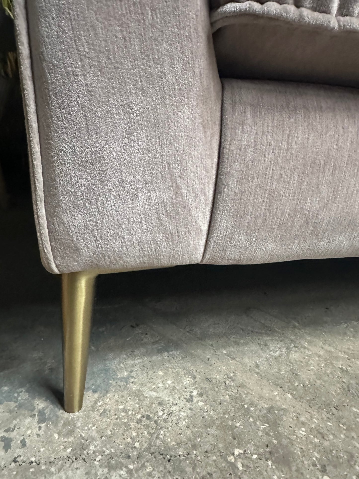 Luxury Siren Medium Alice Sofa in Vintage Velvet Ballerina