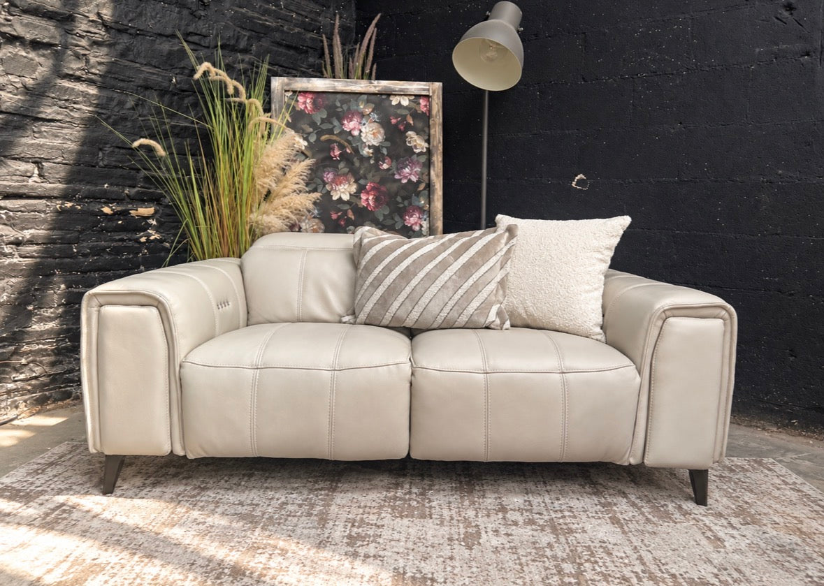 DFS 2 Seater Showcase sofa in 100% leather - Borelli Frost