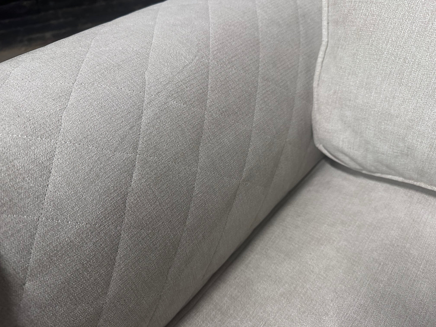 DFS Orka Love Seat