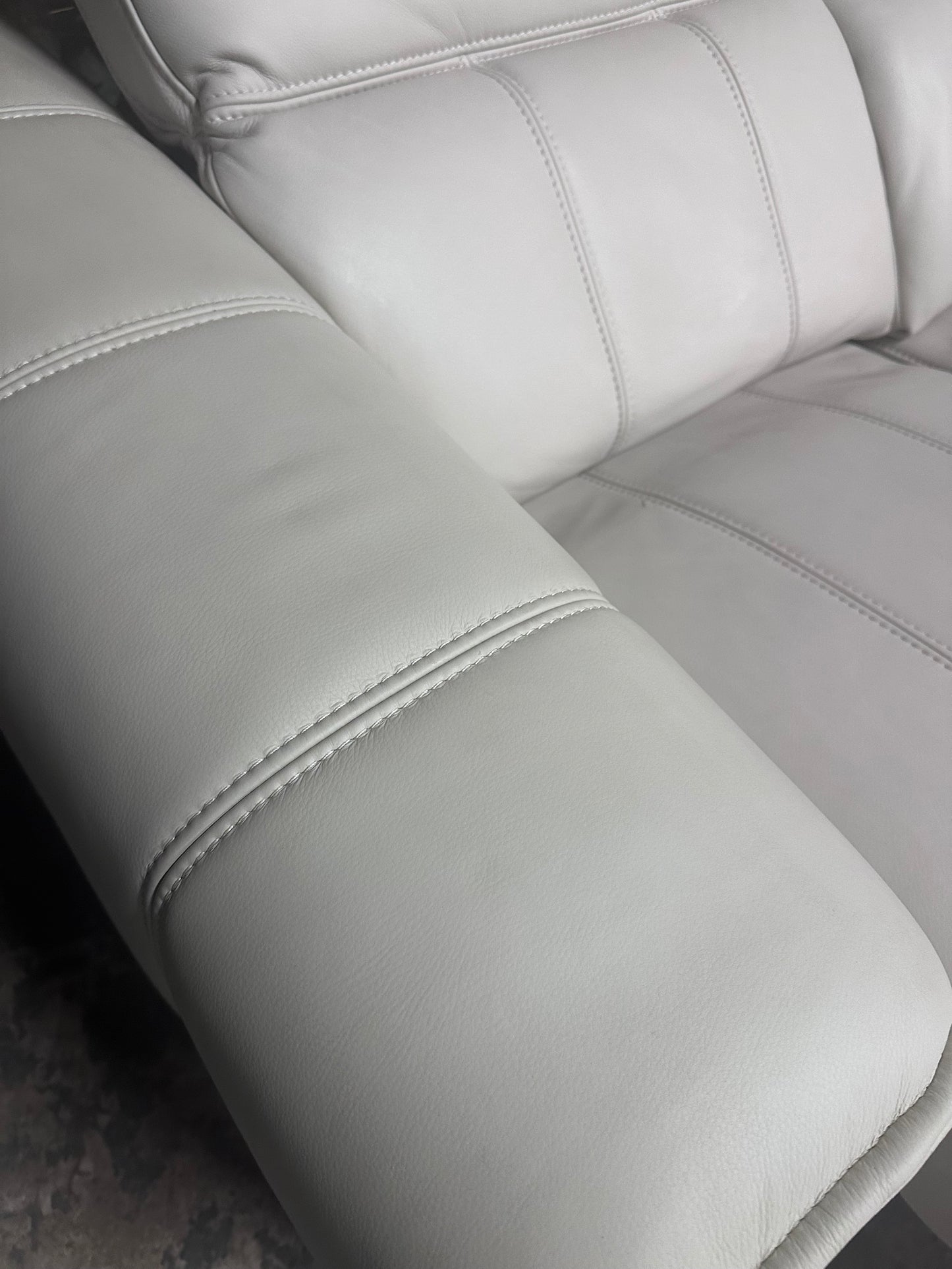 DFS 2 Seater Showcase sofa in 100% leather - Borelli Frost