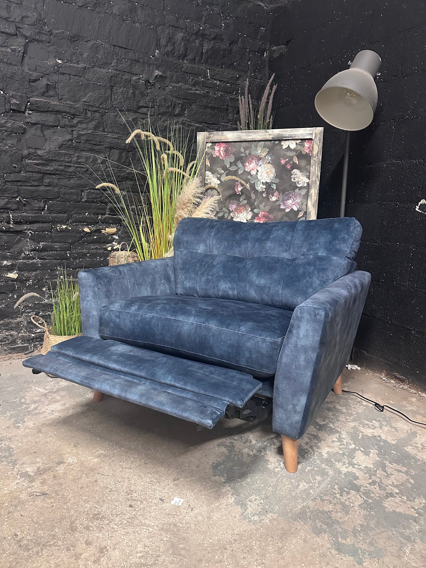 DFS New Motion Cuddler in Navy Blue