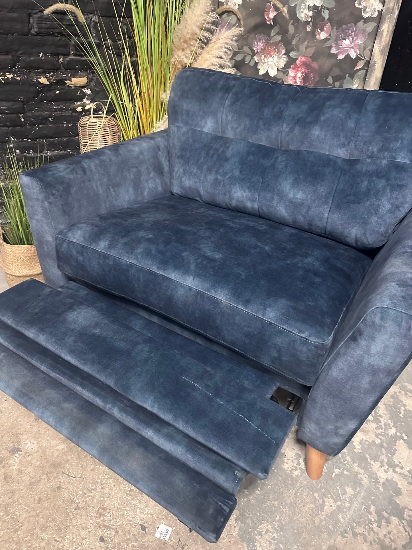 DFS New Motion Cuddler in Navy Blue