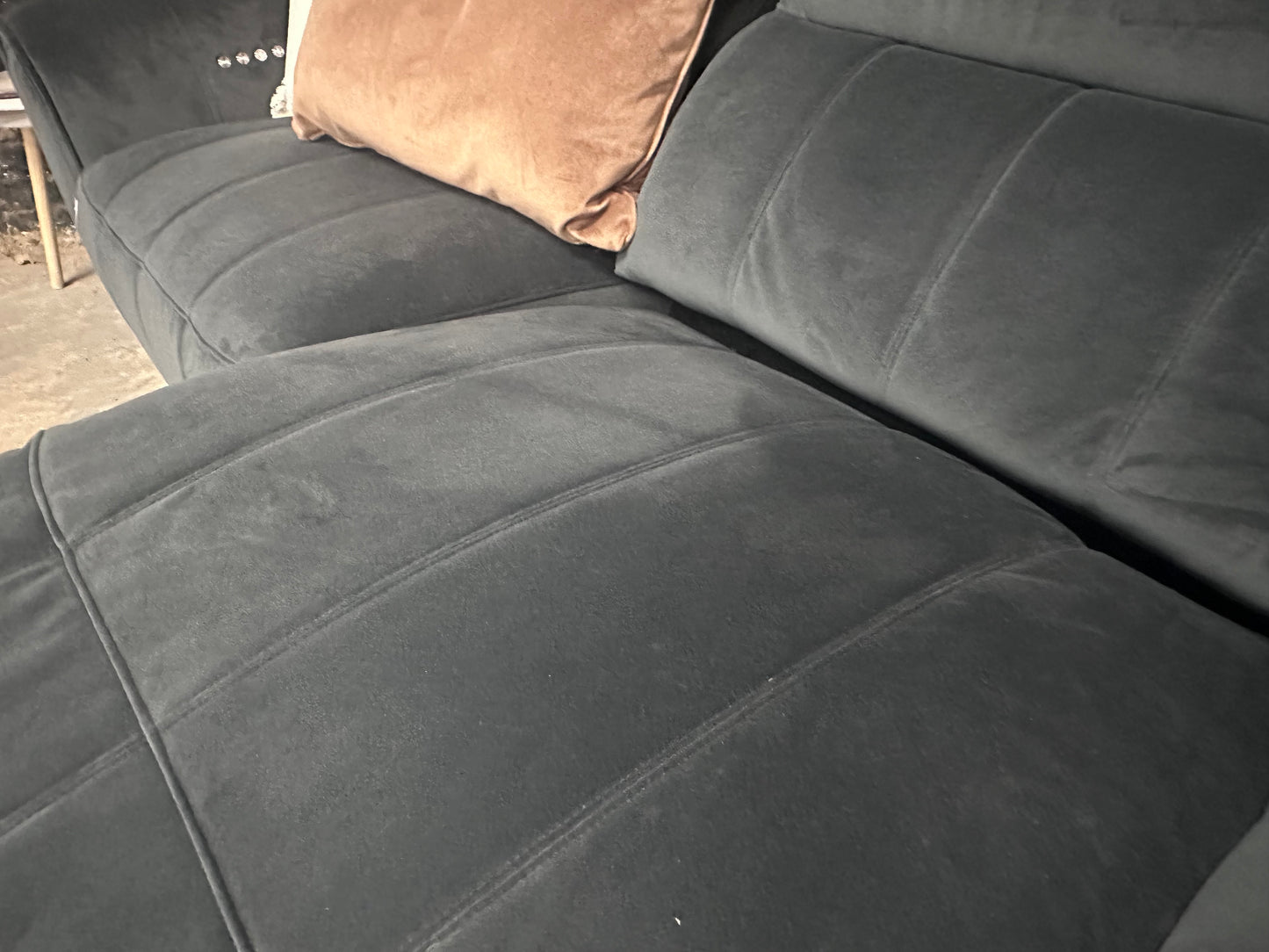 Dfs Torren 3 Seater Power Plus Recliner With Headrests & Storage