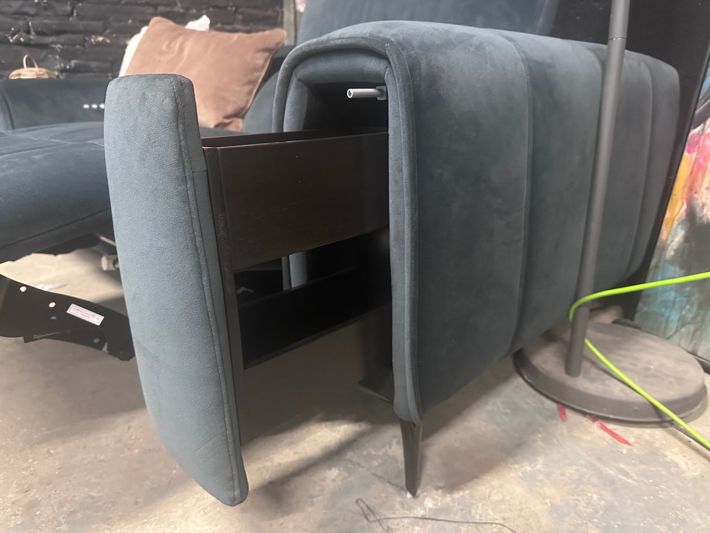 Dfs Torren 3 Seater Power Plus Recliner With Headrests & Storage