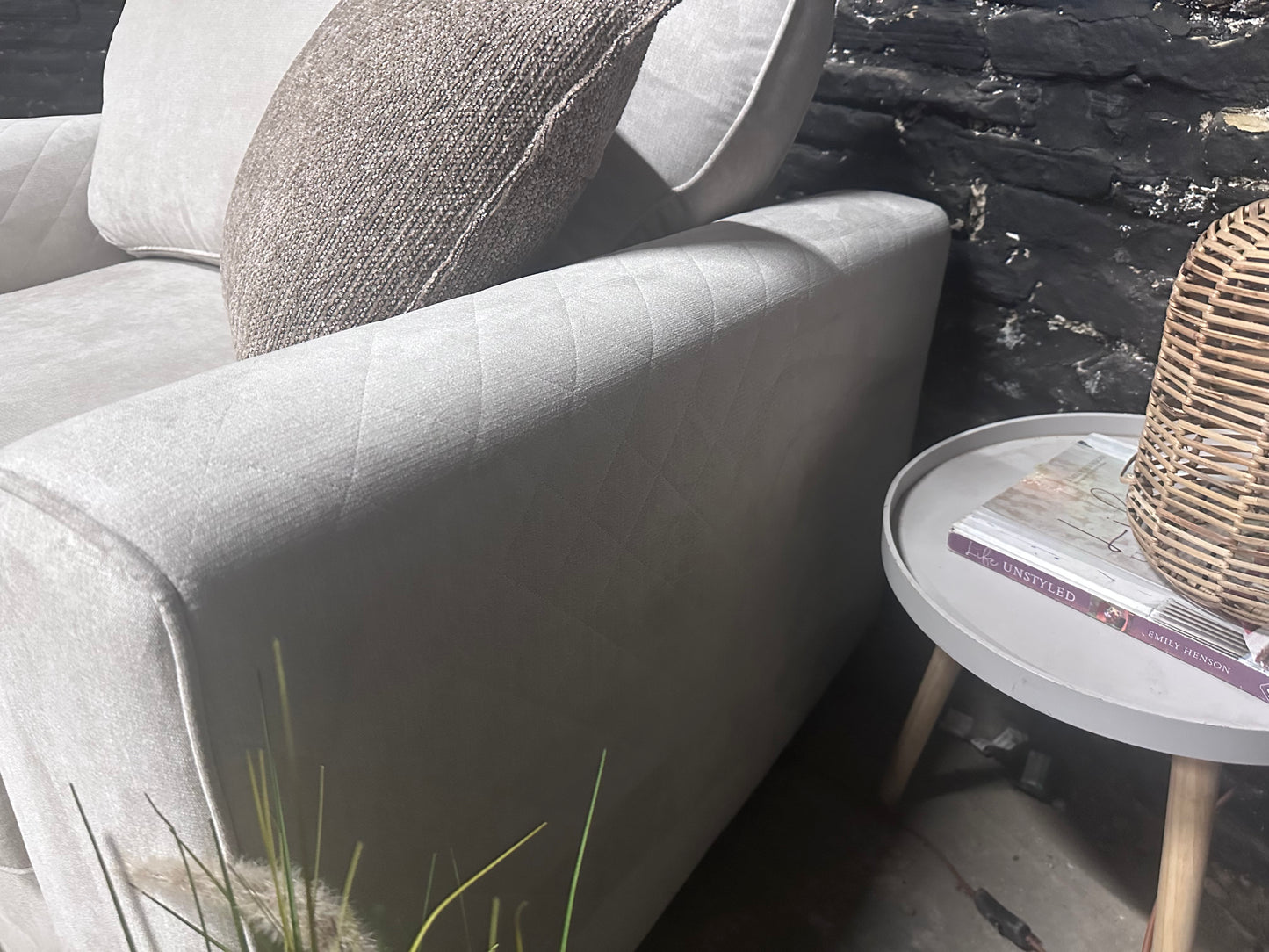 DFS Orka Love Seat